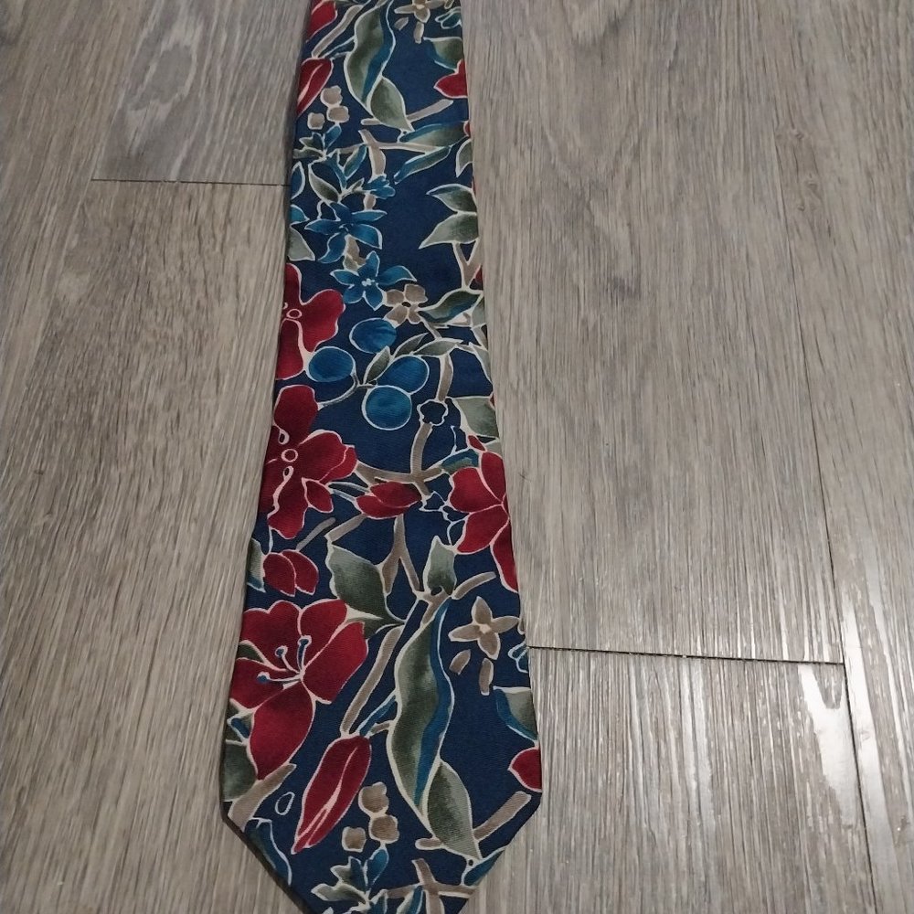 Don Loper of California Floral Print Red Blue Necktie